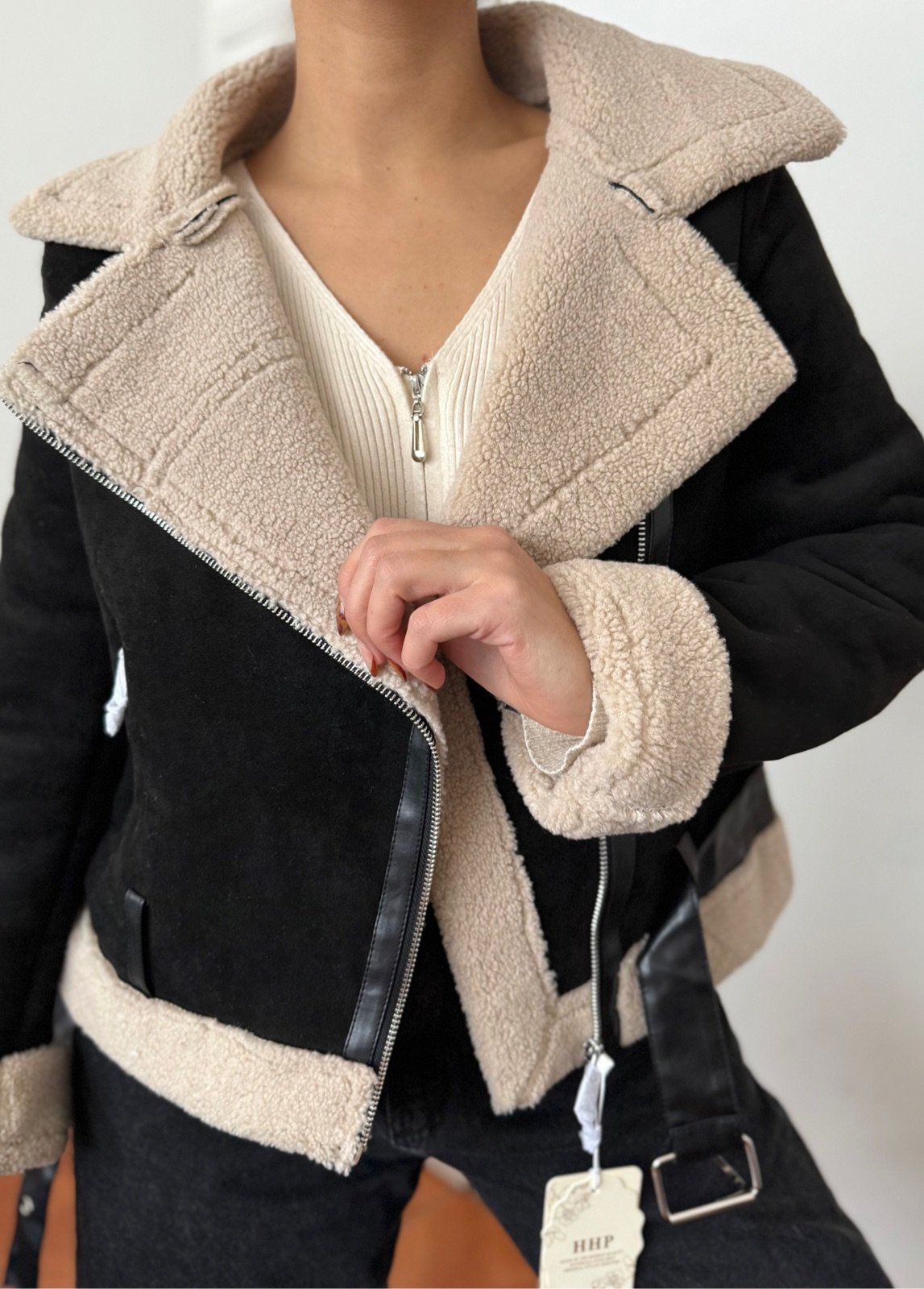 52466a84-9ceb-4152-8e29-604fd469e0d3 GAMULAN DIANA NEGRO - Imagen 1