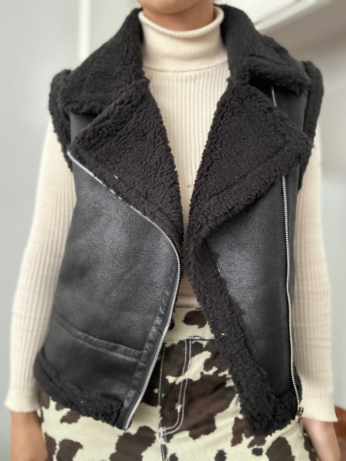 c7097834-3bcf-4d0c-a1fd-6663a21923e3 CHALECO GAMULAN MANDY - Imagen 1